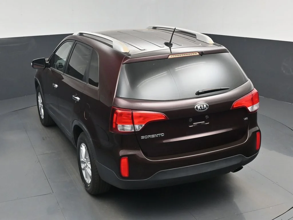 Used 2015 Red Kia LX image 23