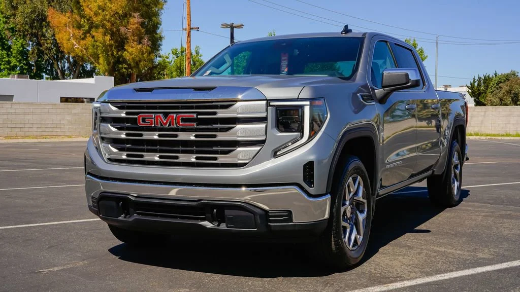 2026 GMC Sierra 1500 SLE - Photo 2