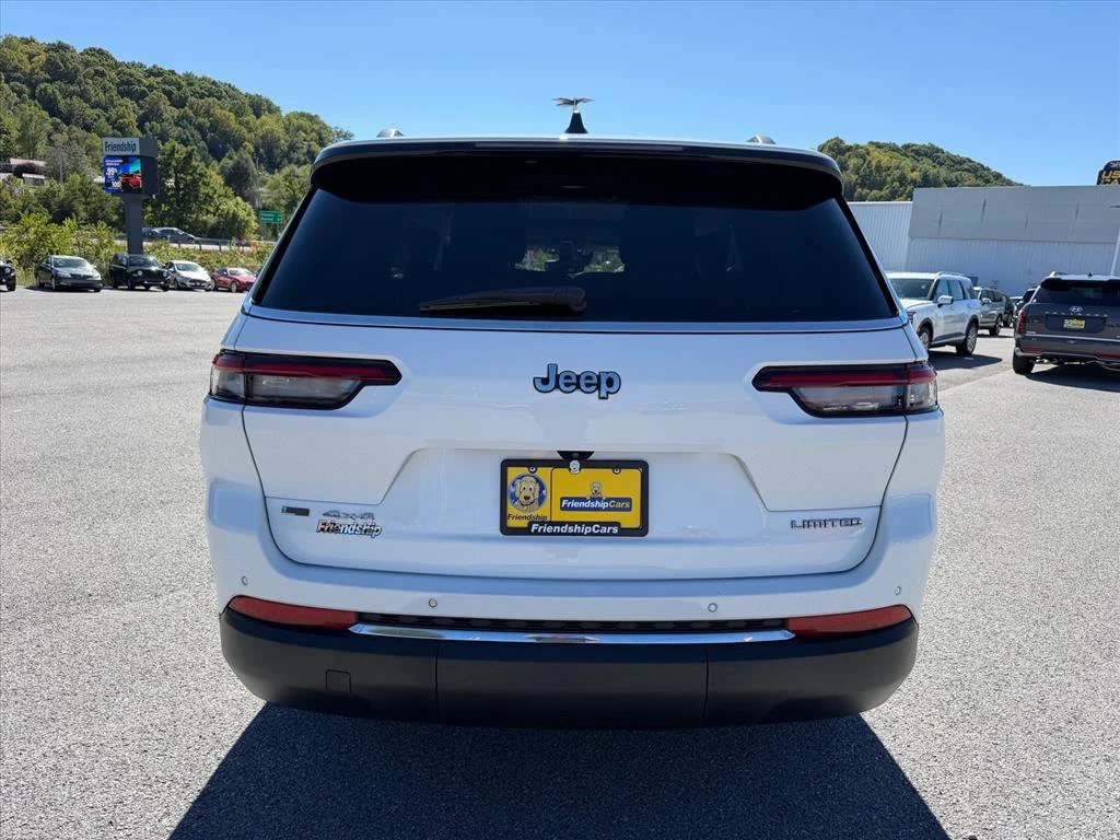 Used 2022 White Jeep Limited image 16
