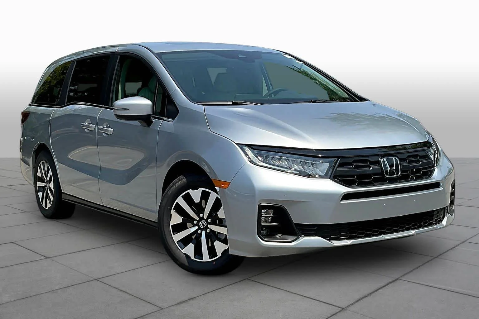 New 2026 Solar Silver Metallic Honda EX-L image 2