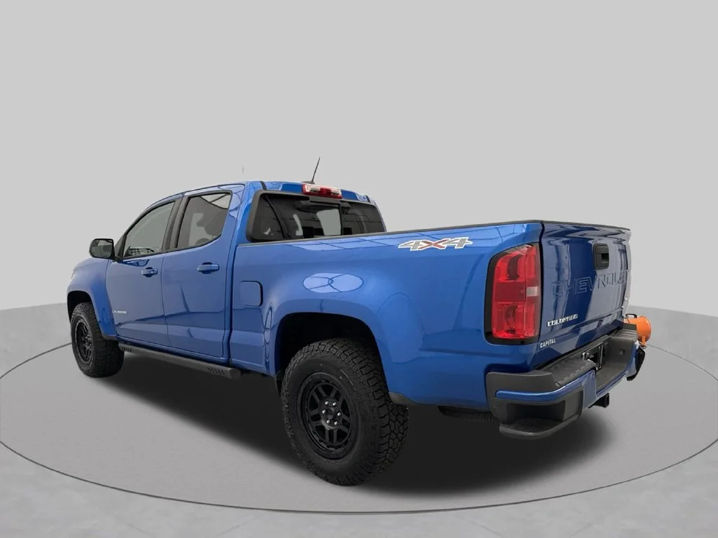 2021 Chevrolet Colorado LT Crew Cab Pickup Slide 4