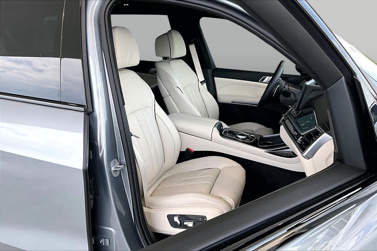 Pre-Owned 2025 BMW X7 XDrive40i