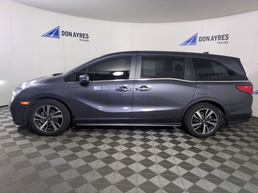 Used 2024 Crystal Black Pearl Honda Touring image 2
