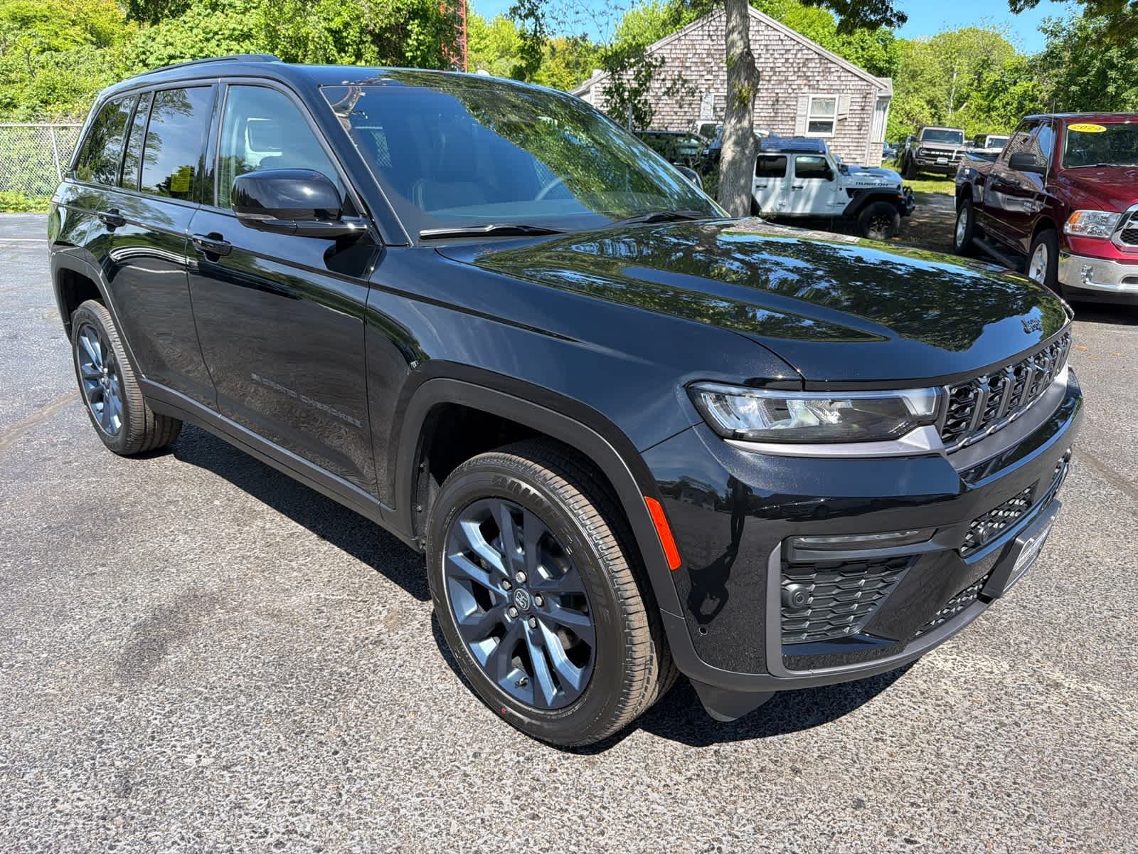 2026 Jeep Grand Cherokee 85th Anniversary Edition