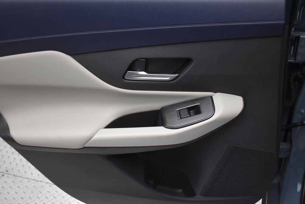 New 2026 Atlantic Gray Metallic Nissan SL image 36