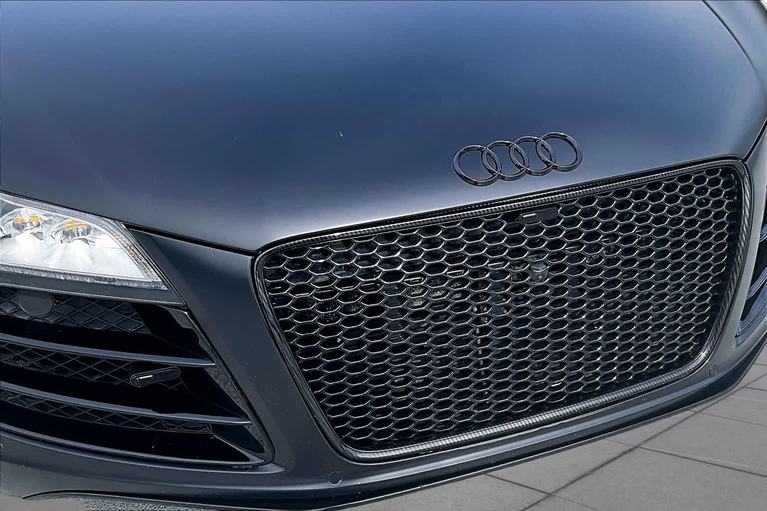 Used 2011 Phantom Black Pearl Audi 5.2L image 26