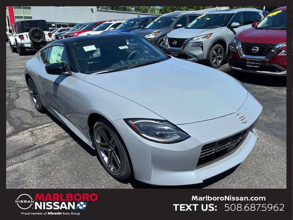 New 2026 Boulder Gray Pearl / Super Black Two-tone Nissan Sport image 1
