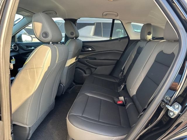 New 2026 Mosaic Black Metallic Chevrolet ACTIV image 5