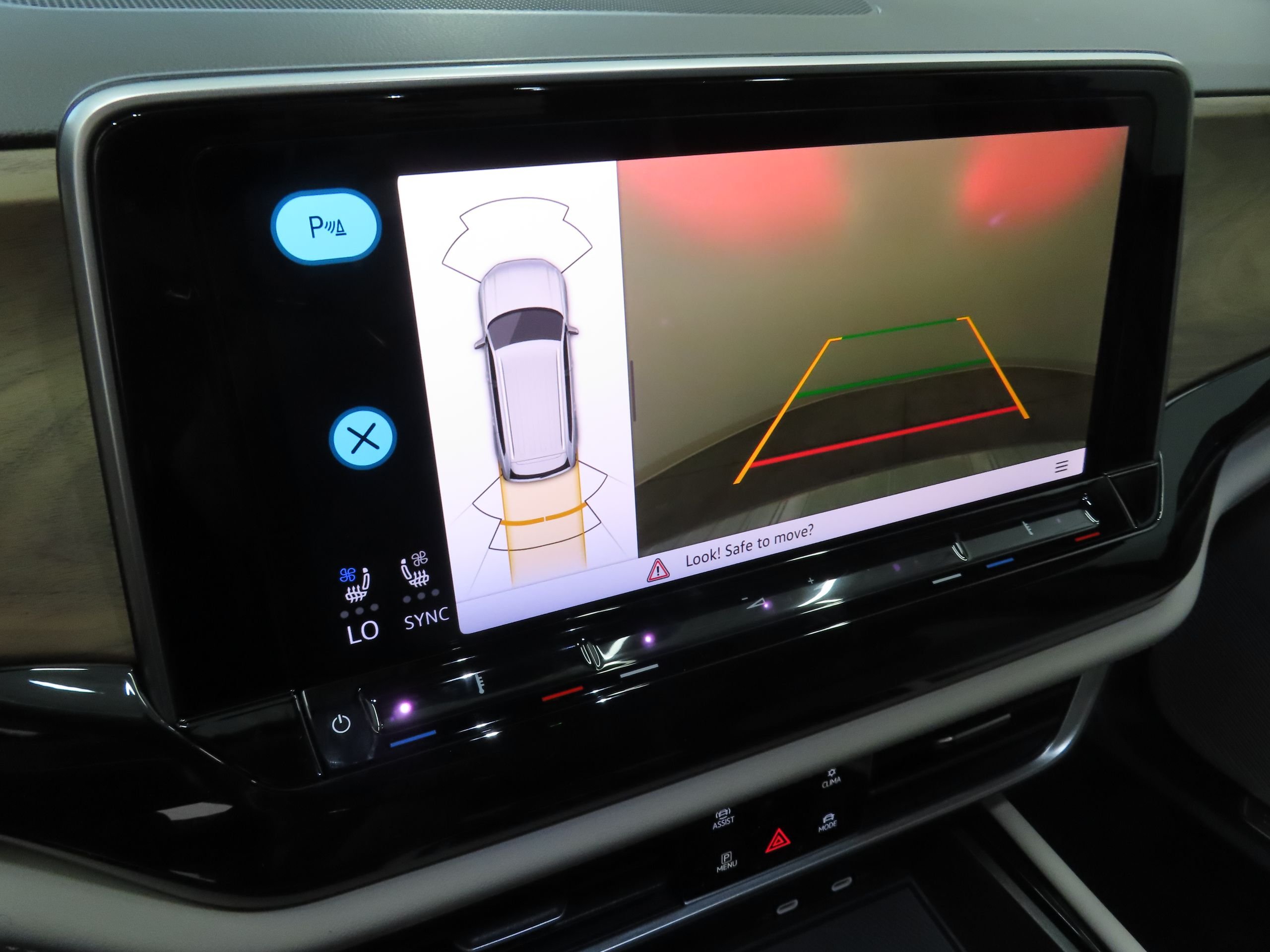 New 2026 Black Volkswagen 2.0T SE w/Technology image 17