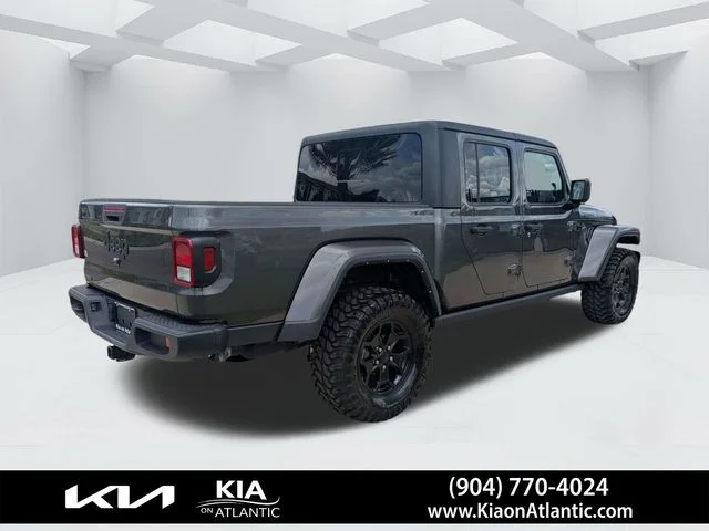 Used 2021 Crystal Metallic Jeep Willys image 3