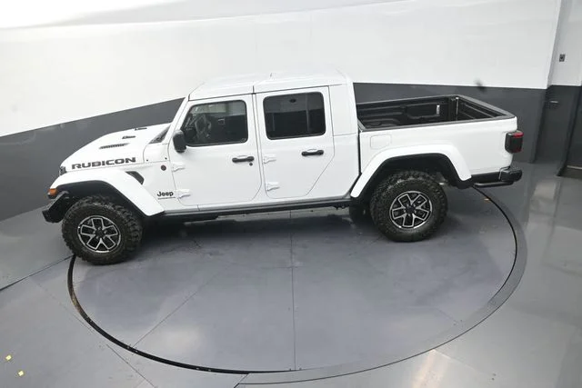 New 2026 Bright White Clear-Coat Exterior Paint Jeep Rubicon X image 14