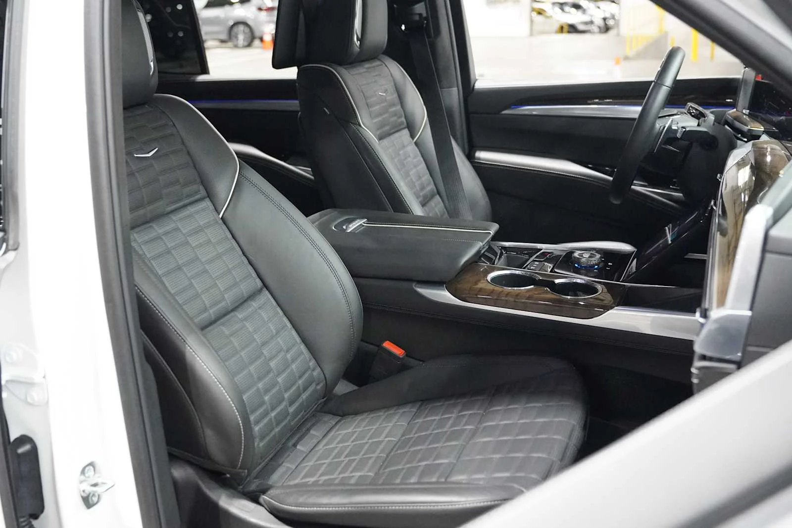 Used 2025 Crystal White Tricoat Cadillac 4WD Premium Luxury Platinum image 11