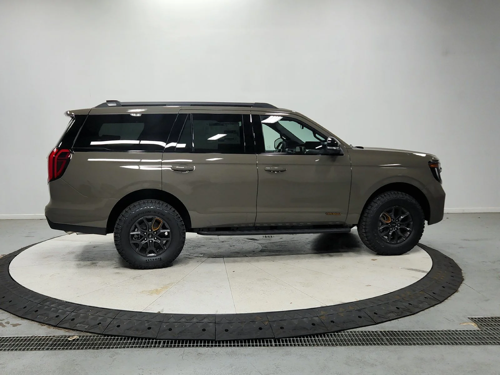 New 2027 Gray Ford Tremor image 9