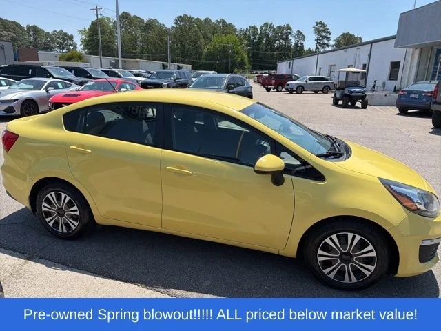 Used 2016 Yellow Kia LX image 16