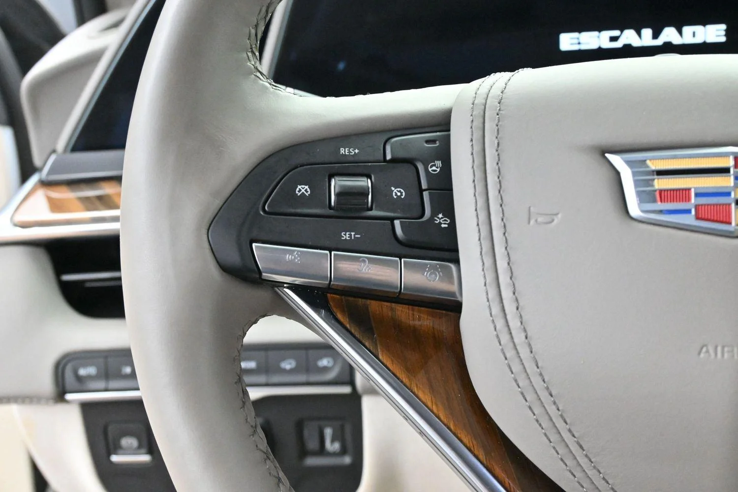 Used 2024 Crystal White Tricoat Cadillac Sport Platinum image 20