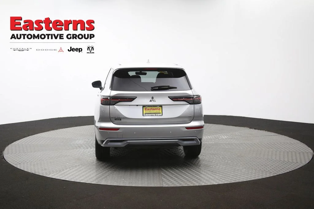 Used 2025 Silver Mitsubishi SE image 36