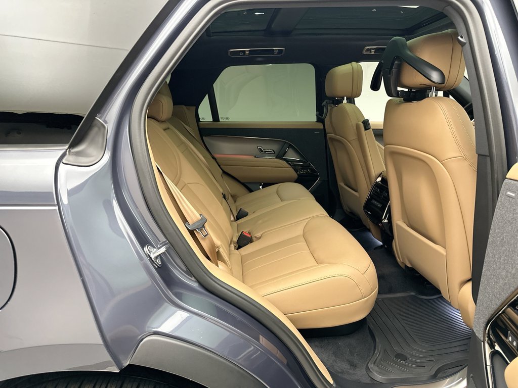 New 2027 Varesine Blue Metallic Land Rover SE image 7