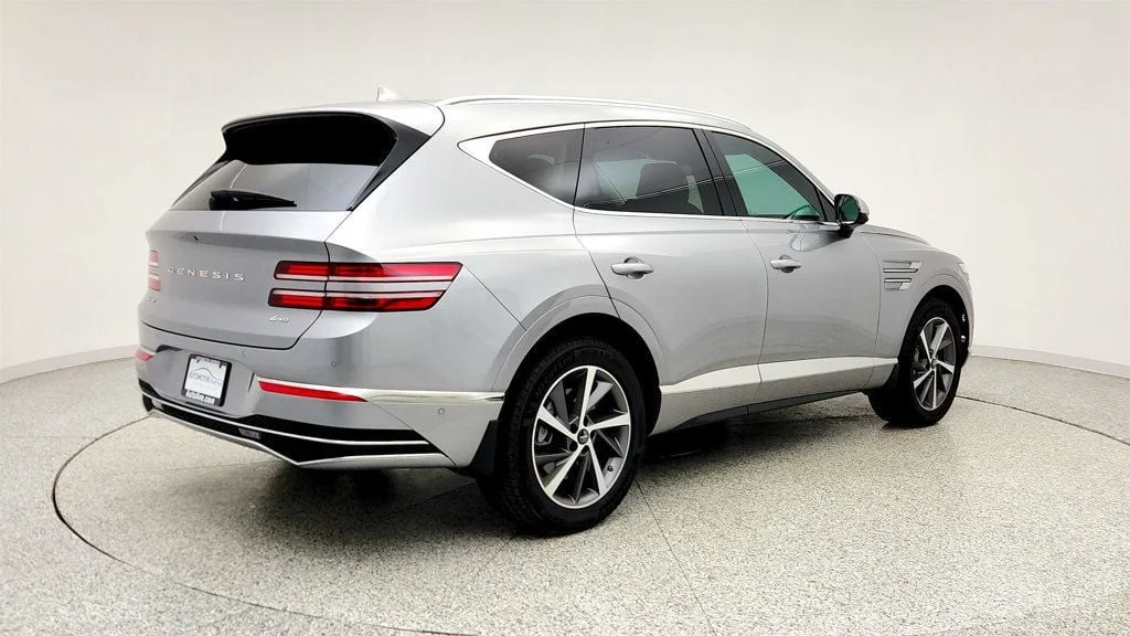 Used 2025 Savile Silver Genesis 2.5T Advanced AWD image 5