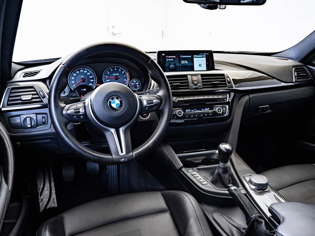 Used 2018 Mineral Gray Metallic BMW  image 4
