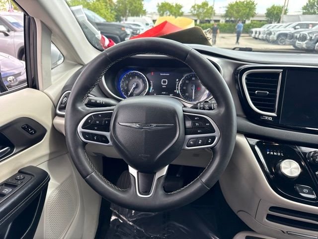 Used 2024 Black Chrysler Touring L image 18