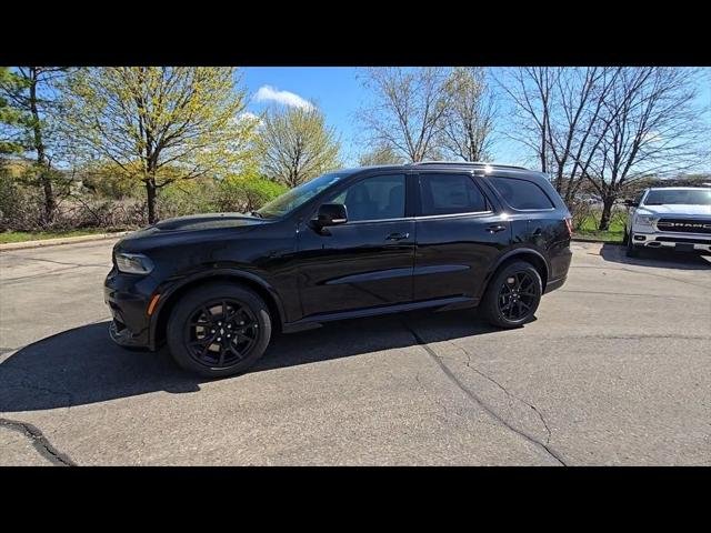 New 2026 Diamond Black Clear-Coat Exterior Paint Dodge GT PLUS image 4