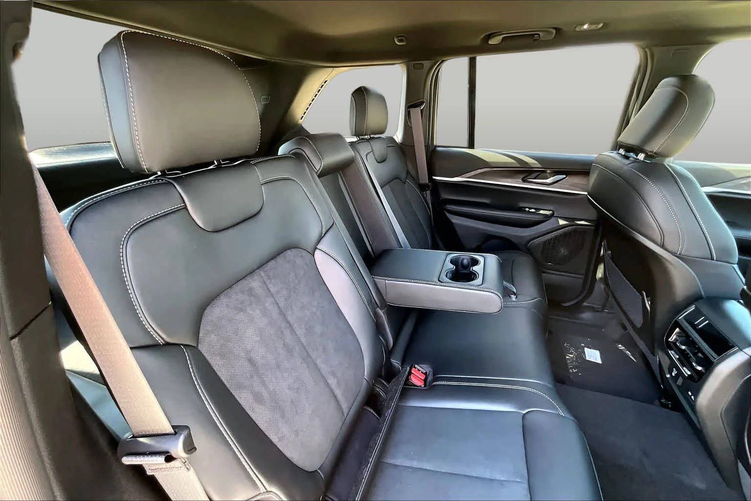 2026 Jeep Grand Cherokee Laredo - Photo 22