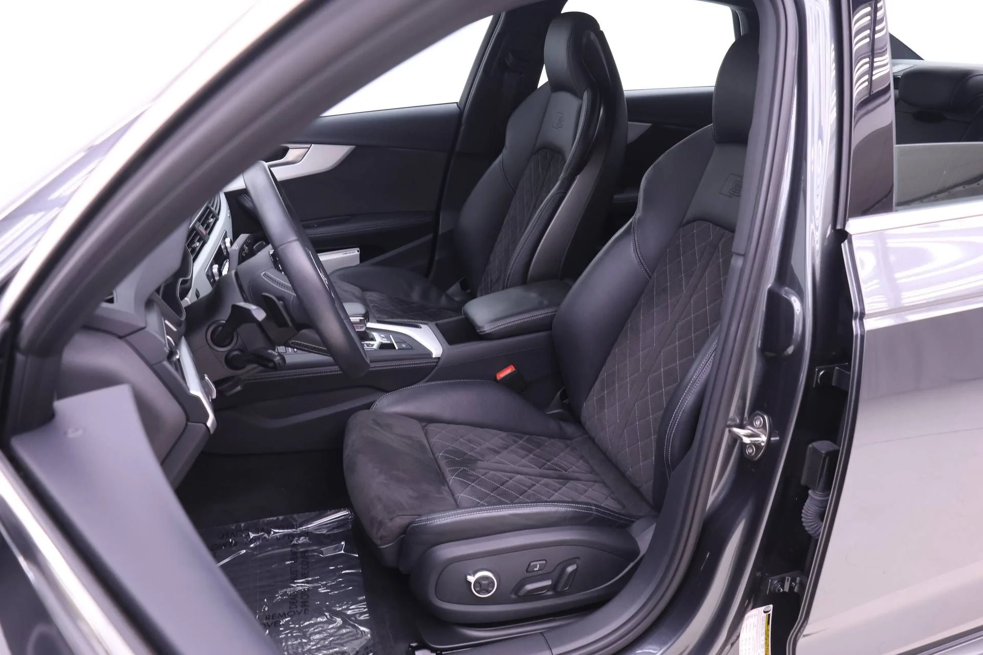 Used 2019  Audi 3.0T Premium Plus image 7