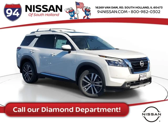 2025 Nissan Pathfinder Platinum 4WD's photo