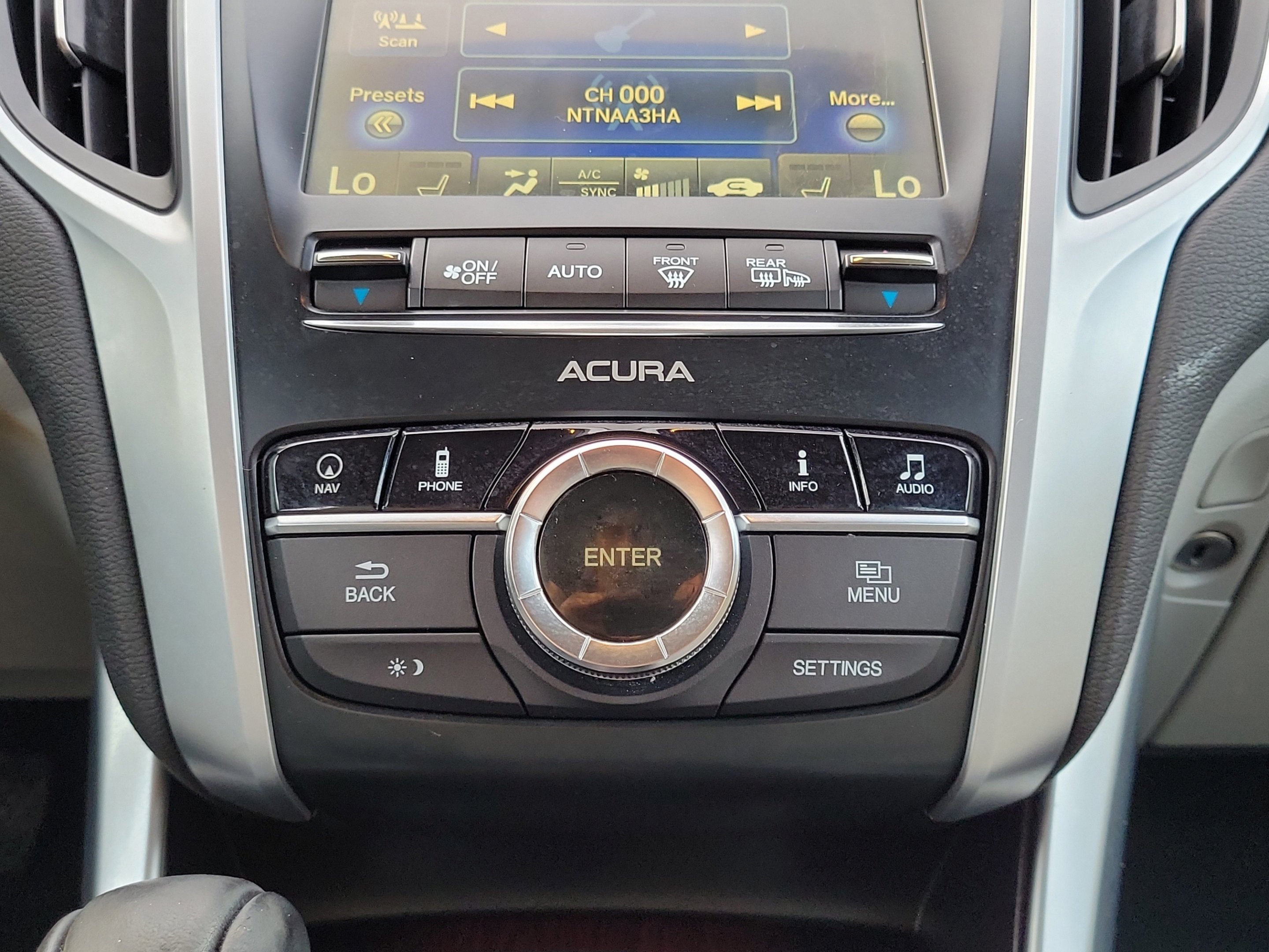 Used 2016 Bellanova White Pearl Acura Tech image 18