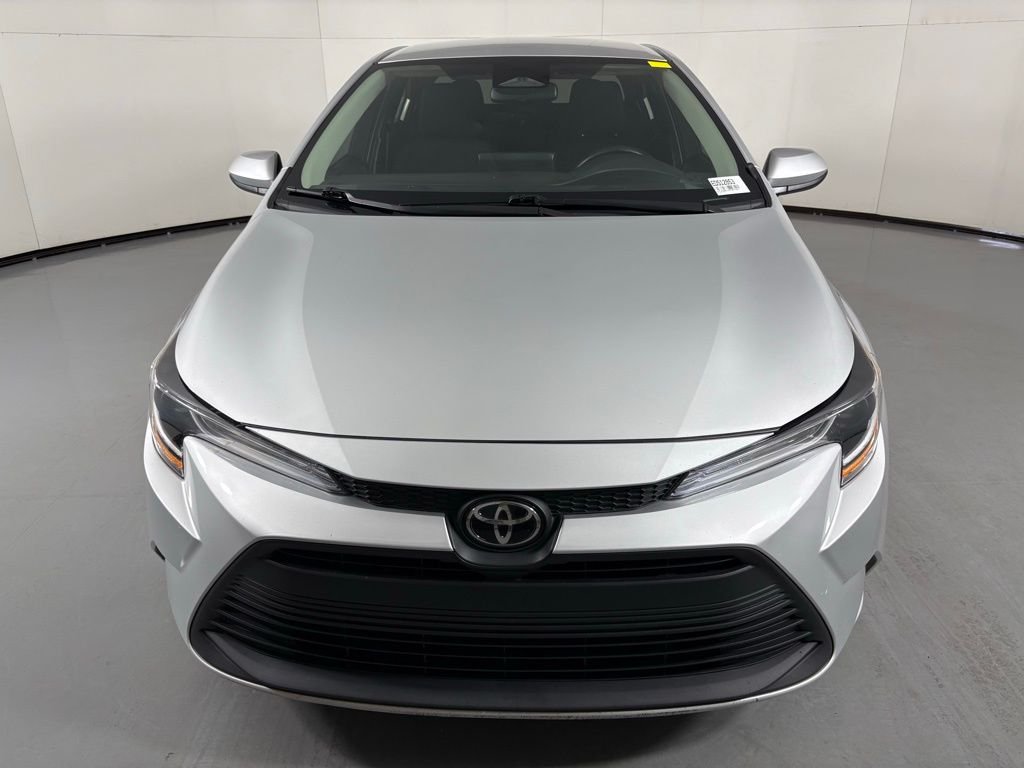 Used 2023 Silver Toyota LE image 3