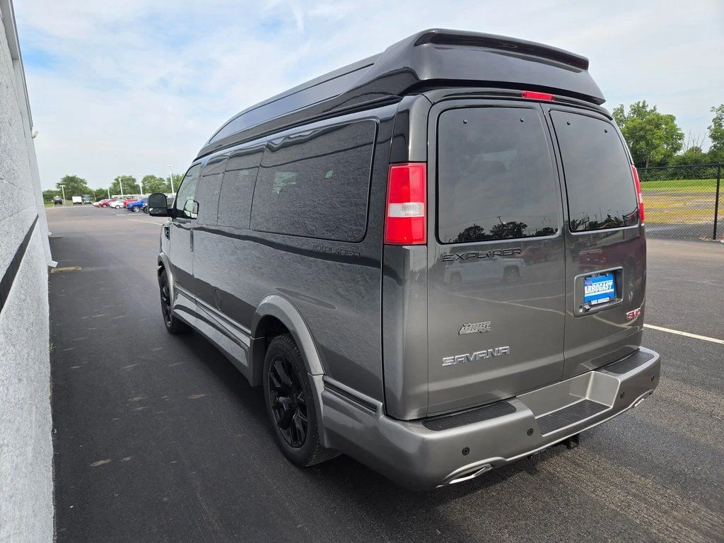 New 2025 Black Fade GMC Explorer Limited SE image 11