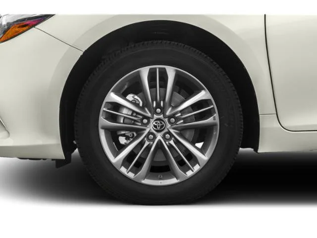 Used 2015 Cosmic Gray Mica Toyota XSE image 15