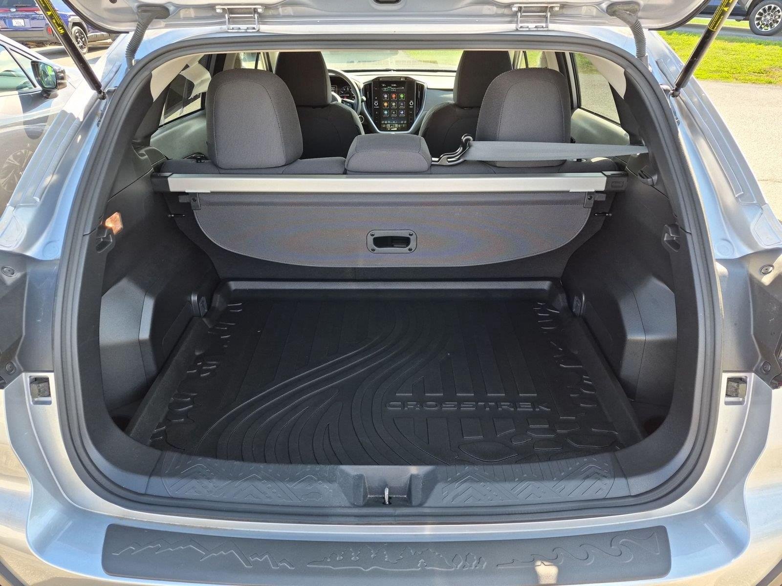 Used 2025 Ice Silver Metallic Subaru Premium image 27