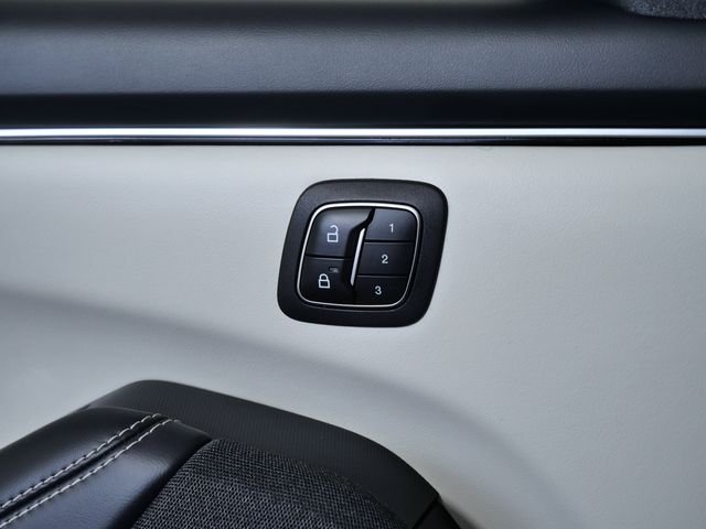 Used 2025 White Ford Premium image 22