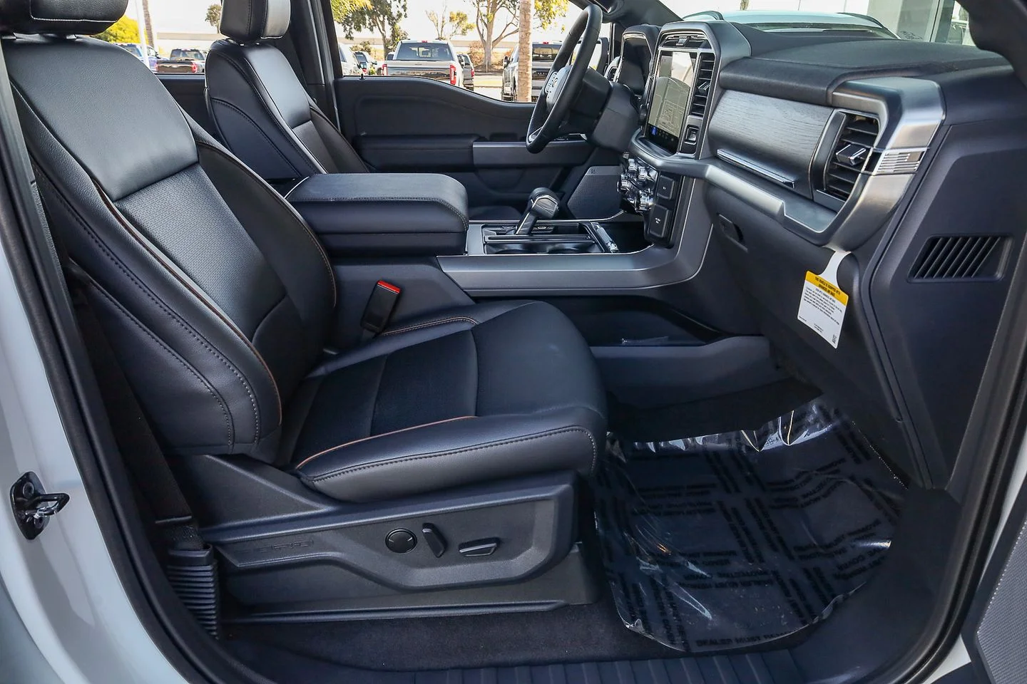 New 2026 Oxford White Ford Lariat® image 42