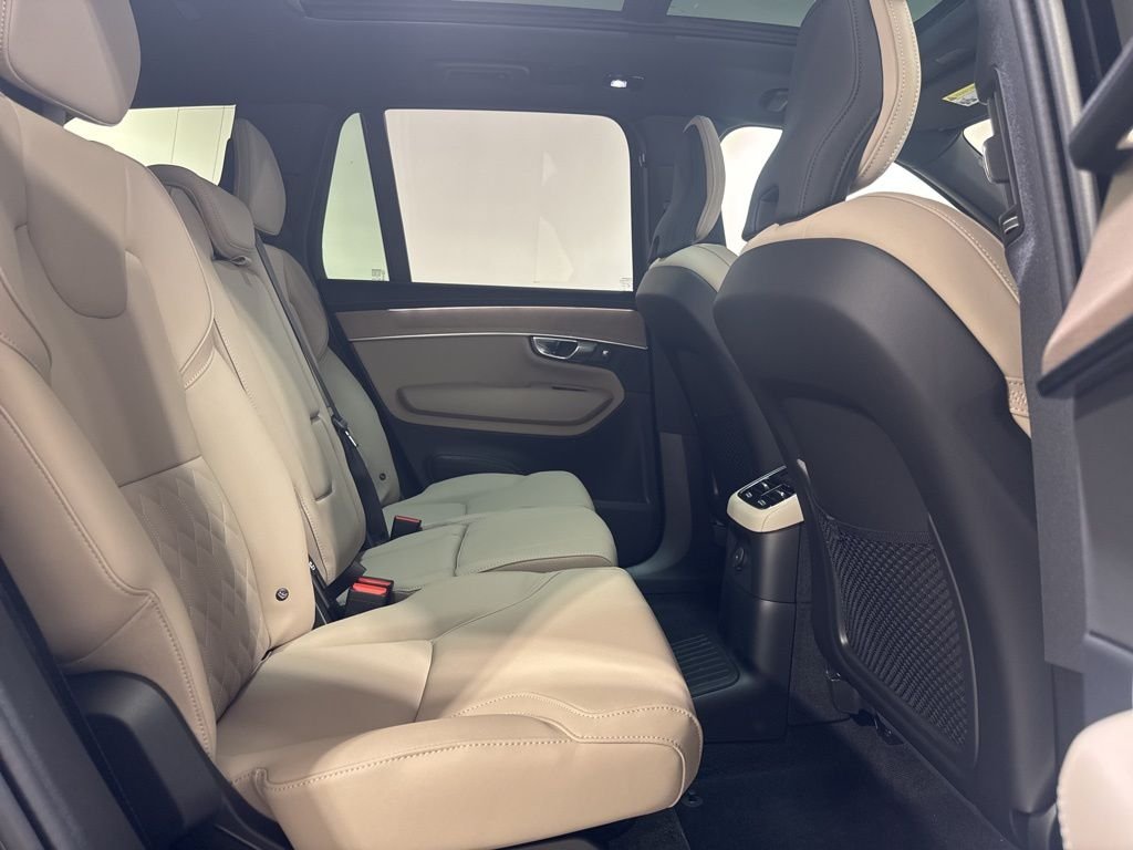 2026 Volvo XC90 Plus - Photo 25