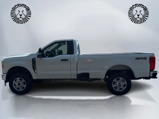 New 2026 Oxford White Ford F-250® XLT image 10