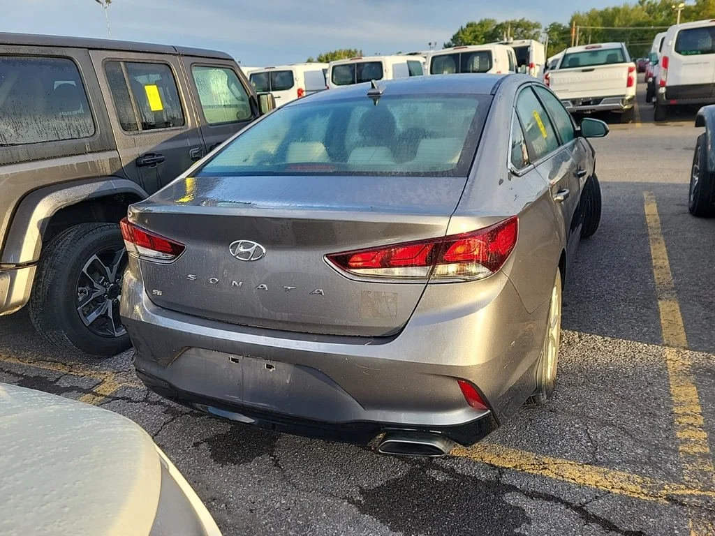 Certified Used 2019 Gray Hyundai SE image 7