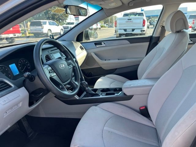 Used 2017 Gray Hyundai Base image 7