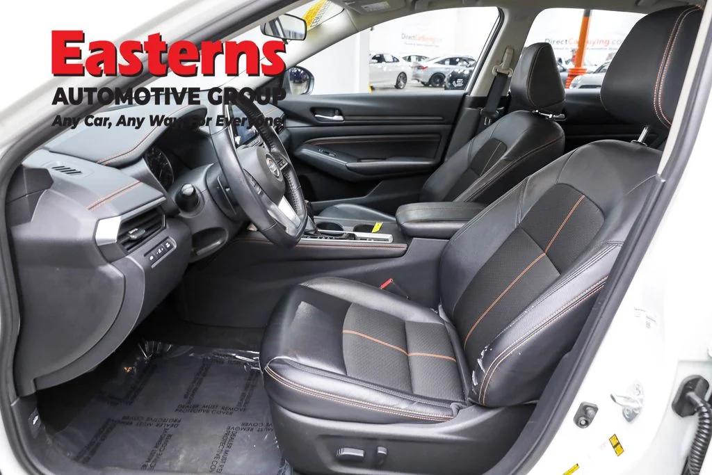 Used 2022 White Nissan 2.5 SR image 14