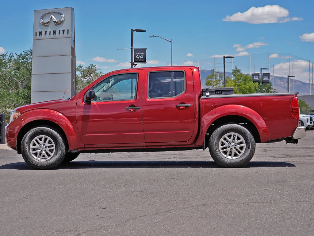 Used 2019 Nah - Cayenne Red Nissan SV image 6