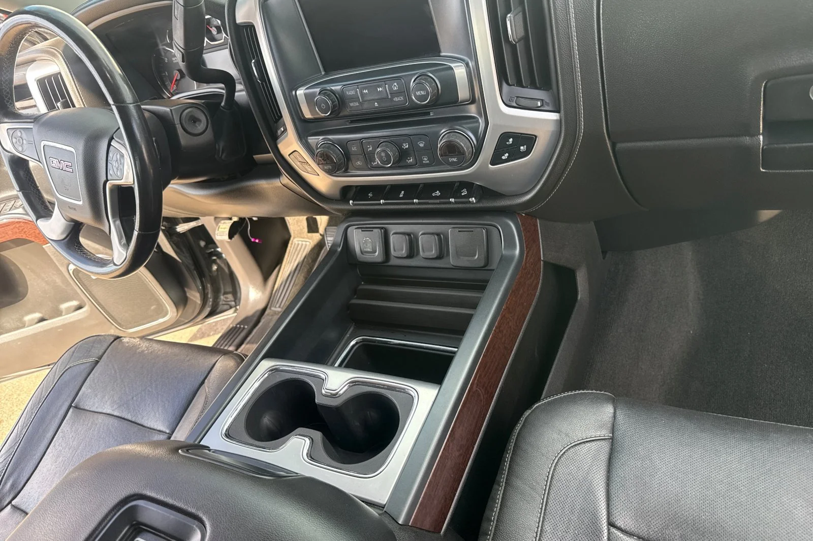 Used 2018 Gray GMC SLT image 18
