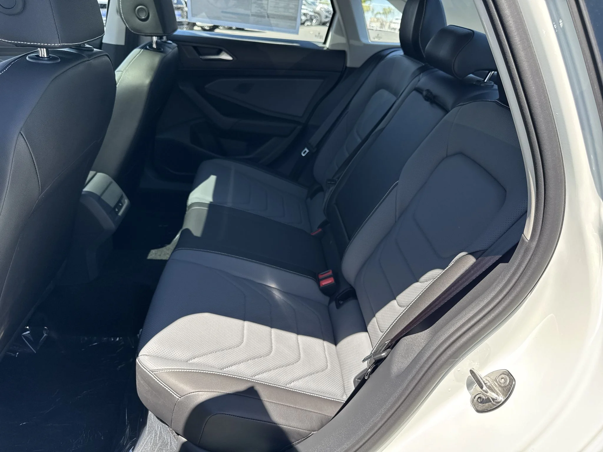 New 2026 Opal White Pearl Volkswagen SEL image 31