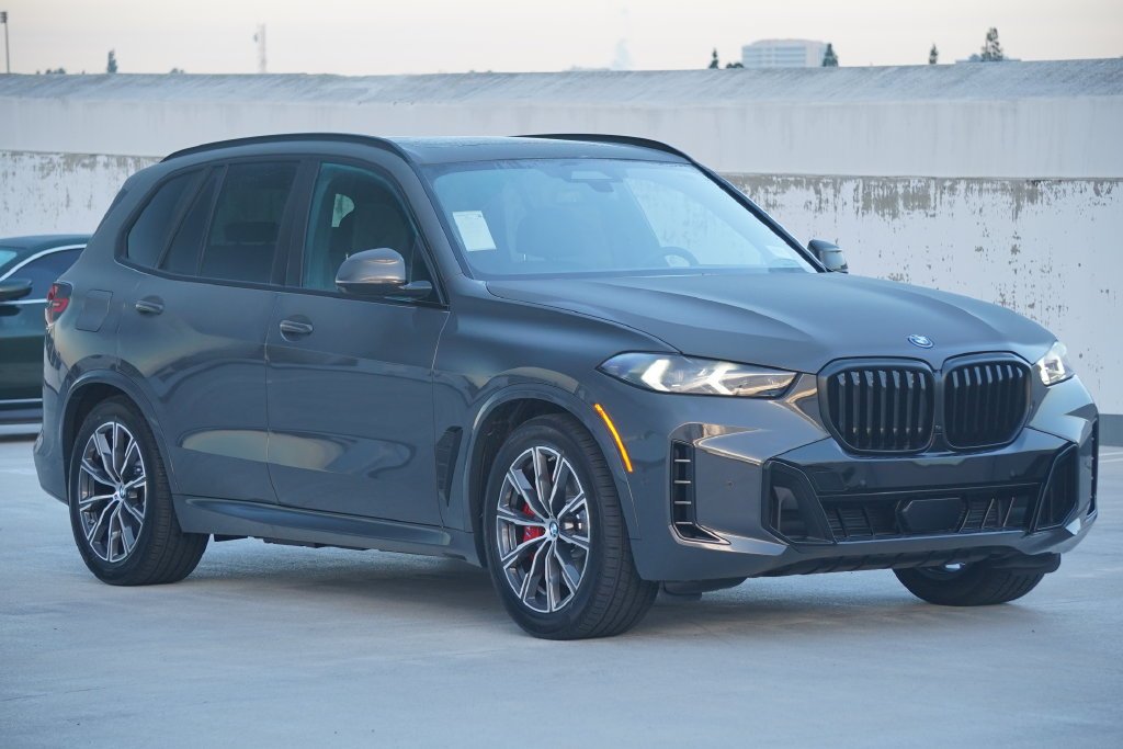 Used 2026 Dravit Grey Metallic BMW xDrive50e image 3