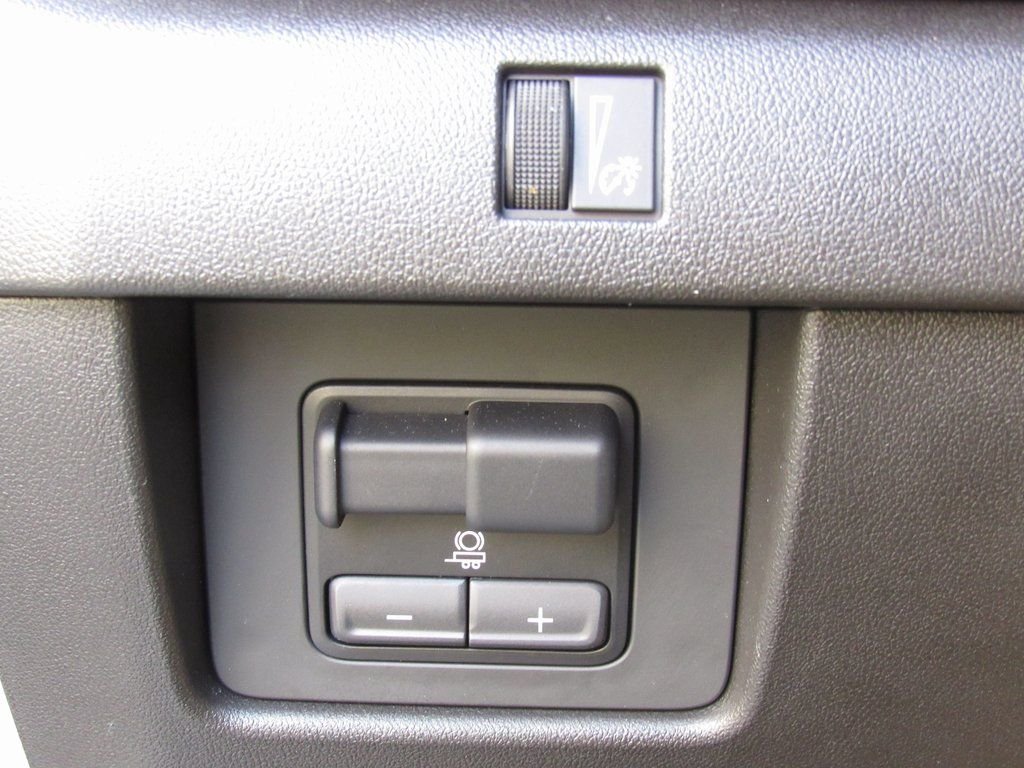 2024 Chevrolet Colorado LT - Photo 32