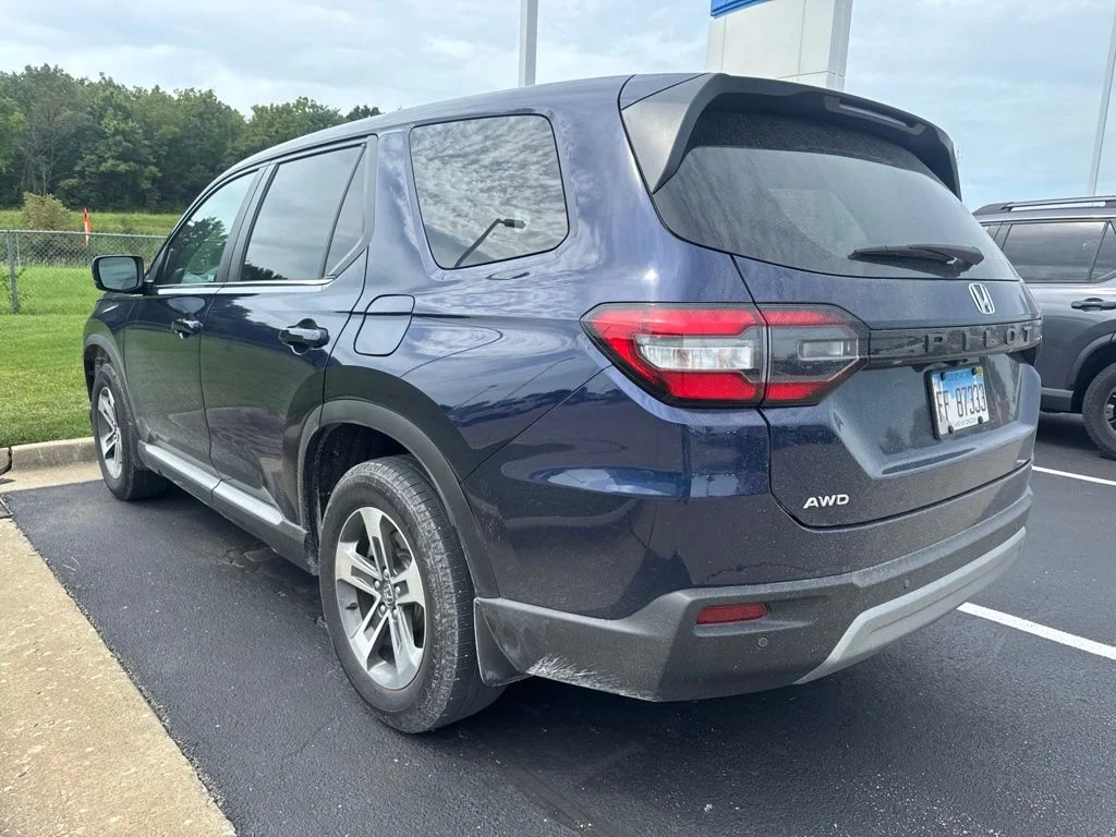 Used 2025  Honda EX-L image 6