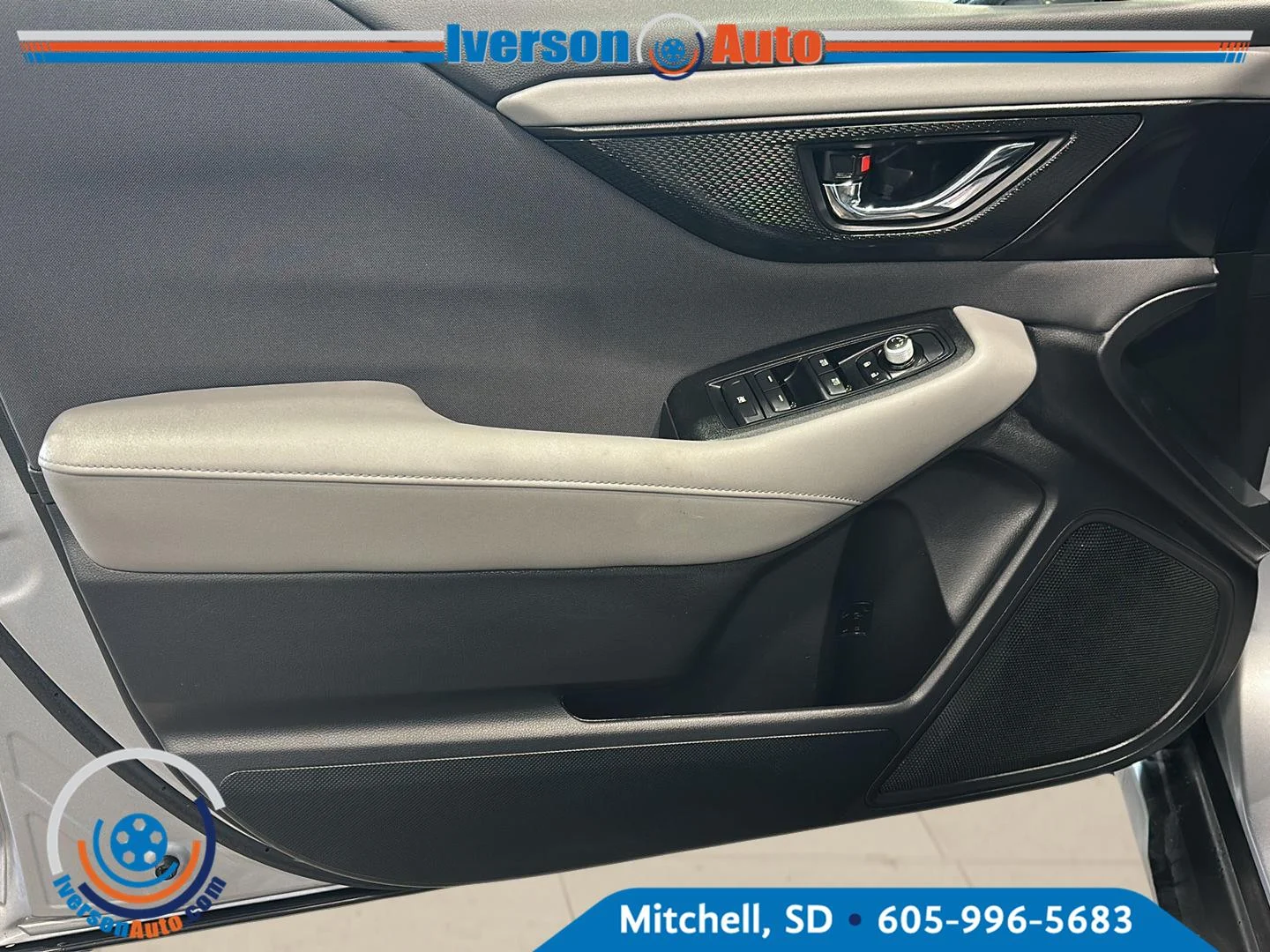 Used 2025 Ice Silver Metallic Subaru Premium image 13