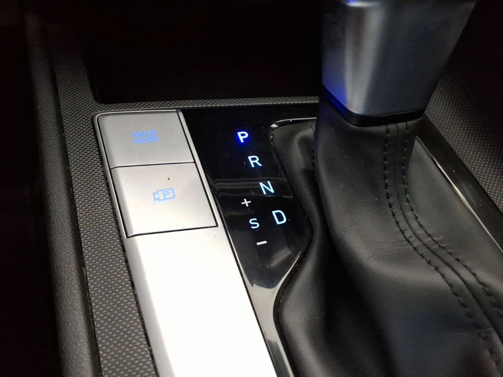 Certified Used 2023 Phantom Black Hyundai SEL image 25