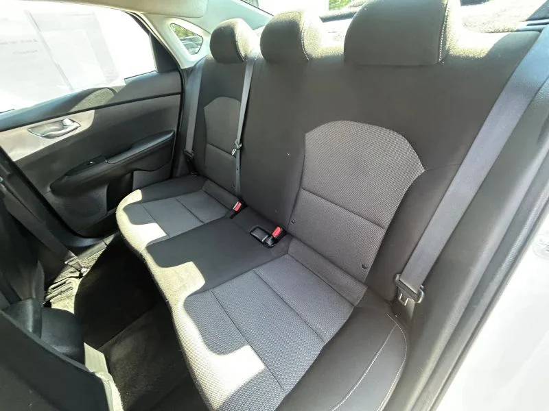 Used 2023 White Kia LX Sedan 4D image 31