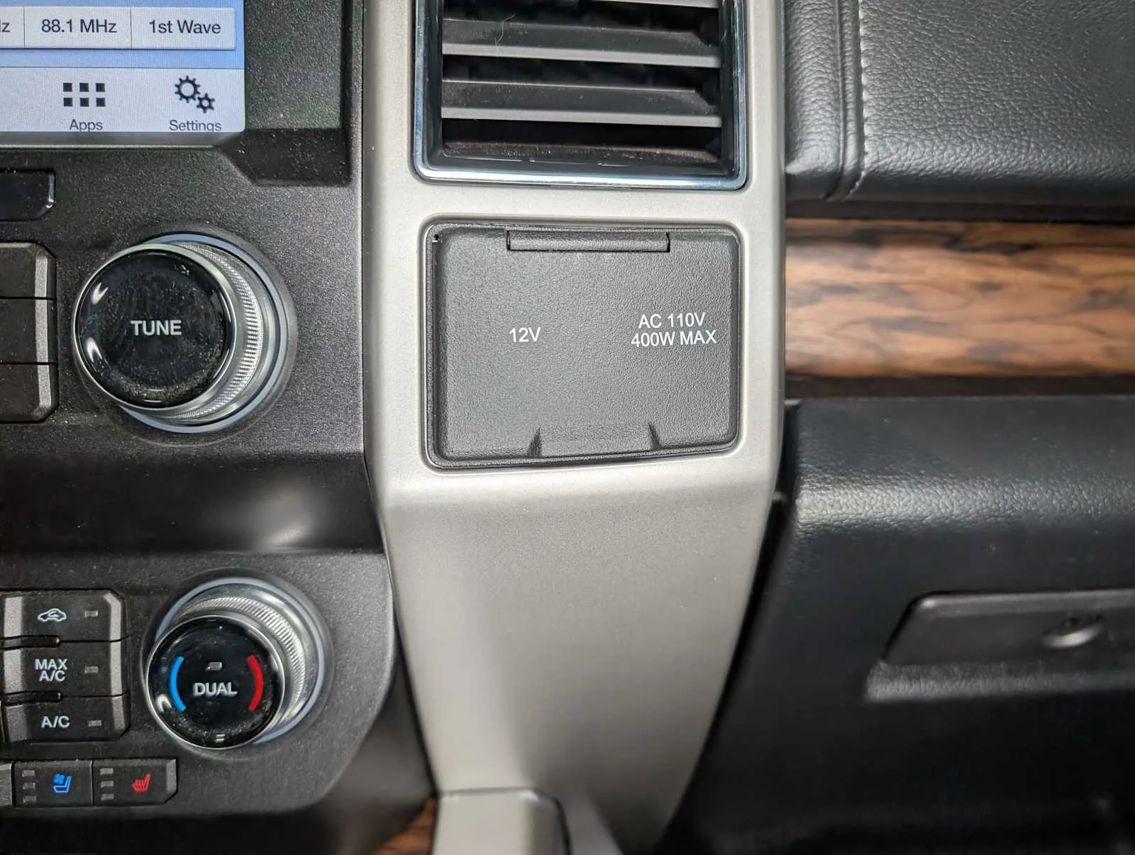 Used 2019 Magma Red Metallic Ford LARIAT image 35